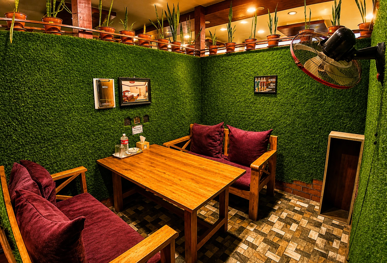 Private lounging cabins with an intimate atmosphere